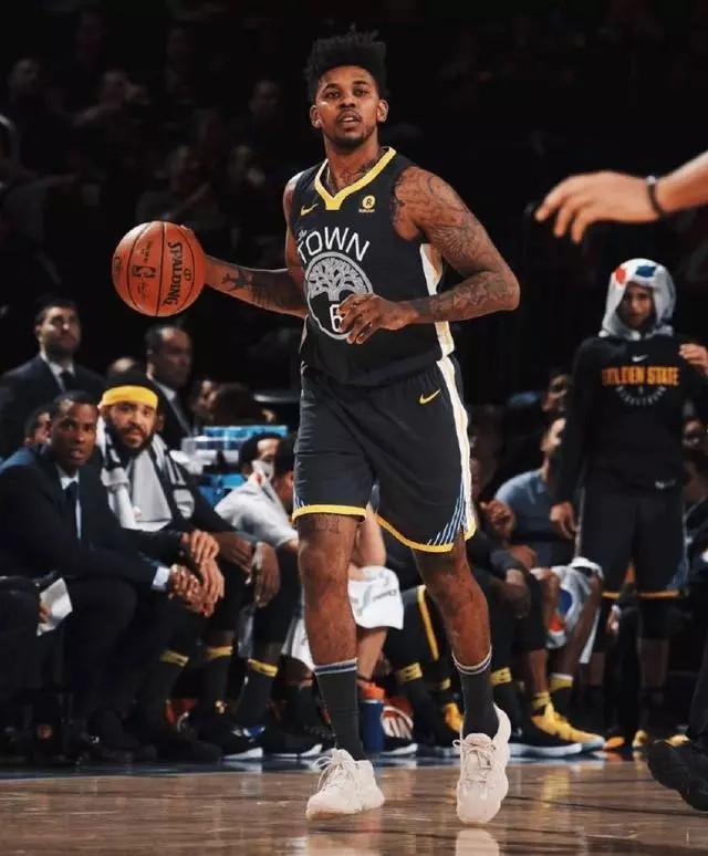 拜仁3-1逆转葡体，格纳布里传射、卡尔、塔破门，基米希乌龙（拜仁3-1逆转击败葡体：格纳布里一传一射，卡尔与塔建功，基米希自摆乌龙）