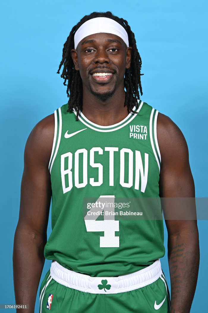 欧文连续突破得分，状态火热（欧文连续冲击篮筐得手，手感滚烫）