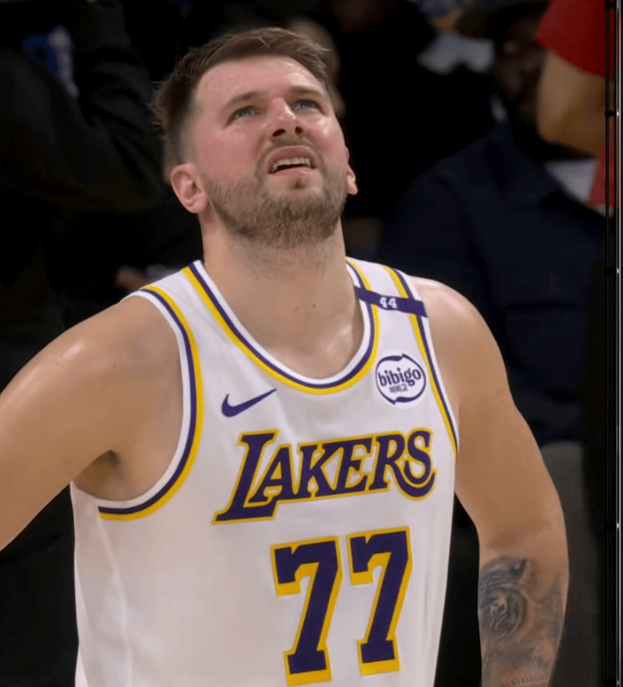 中甲半场：安以恩笑纳对方门将大礼，辽宁铁人暂1-0佛山南狮（中甲半场：安以恩抓住门将失误，辽宁铁人暂1-0领先佛山南狮）