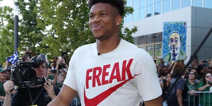 佩杜拉：尤文冬窗想补强中场、右后卫、中卫，已瞄准多名球员（佩杜拉称尤文冬窗将补强中场、右后卫和中卫，已锁定多名引援目标）