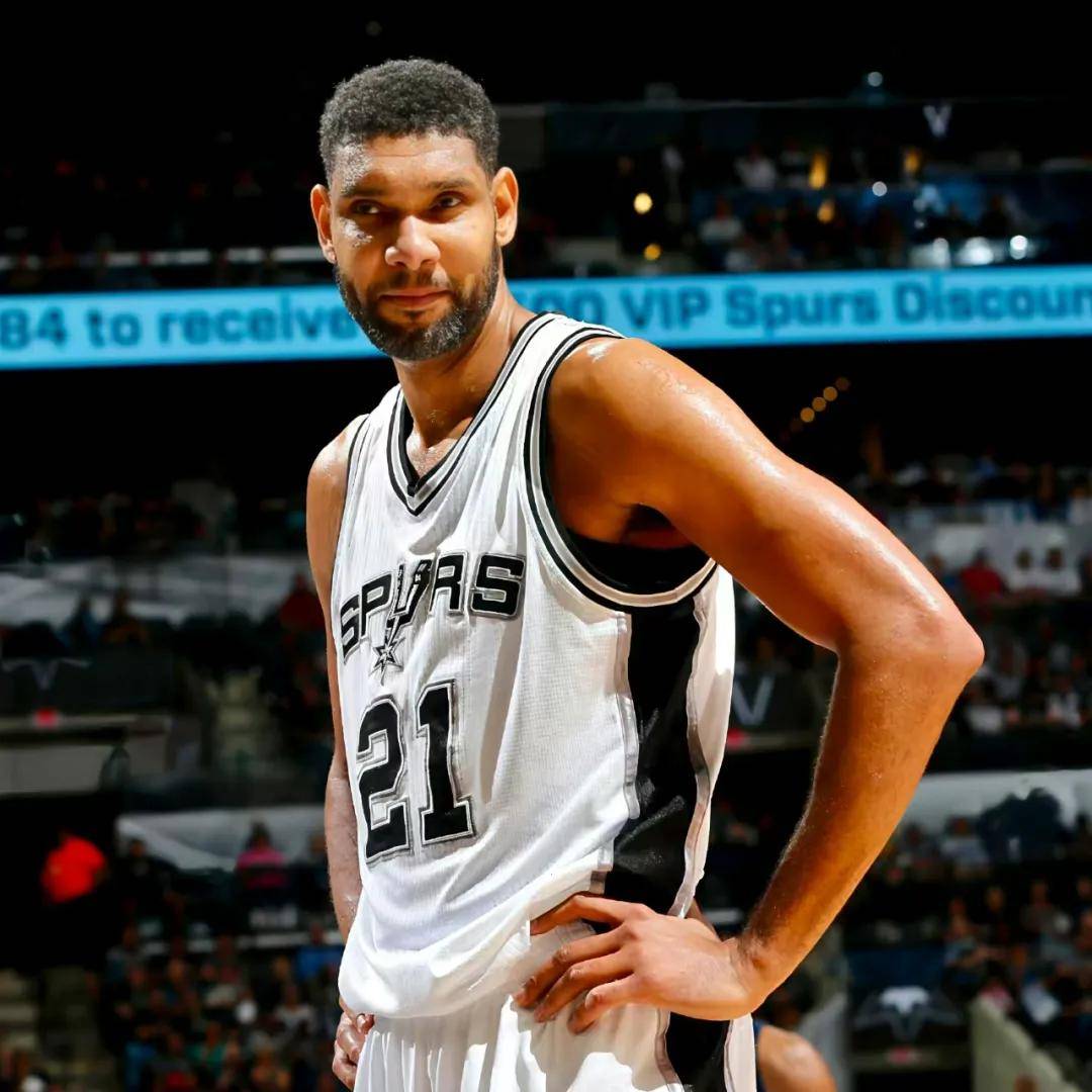 被与梅西比较？伦纳特-卡尔：我不能和他相比，他是我的偶像（回应被拿来与梅西比较，伦纳特-卡尔：无法相提并论，他是我的偶像）