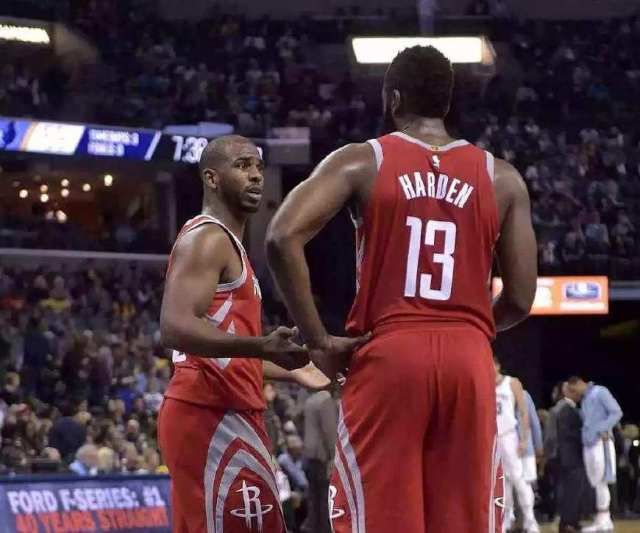 欧冠本周最佳阵容：马杜埃凯、孔德、格林伍德、卡尔在列（欧冠本周最佳阵容出炉：马杜埃凯、孔德、格林伍德与卡尔入选）