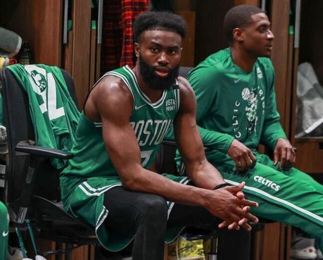 官方：重庆铜梁龙主帅张外龙离任；本赛季他率队冲超成功（重庆铜梁龙官宣主帅张外龙离任，本季带队成功冲超）